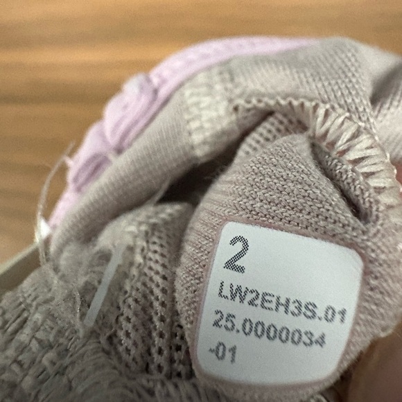 Lululemon Flow Y Wrap-Front High-Neck Bra - Picture 5 of 6